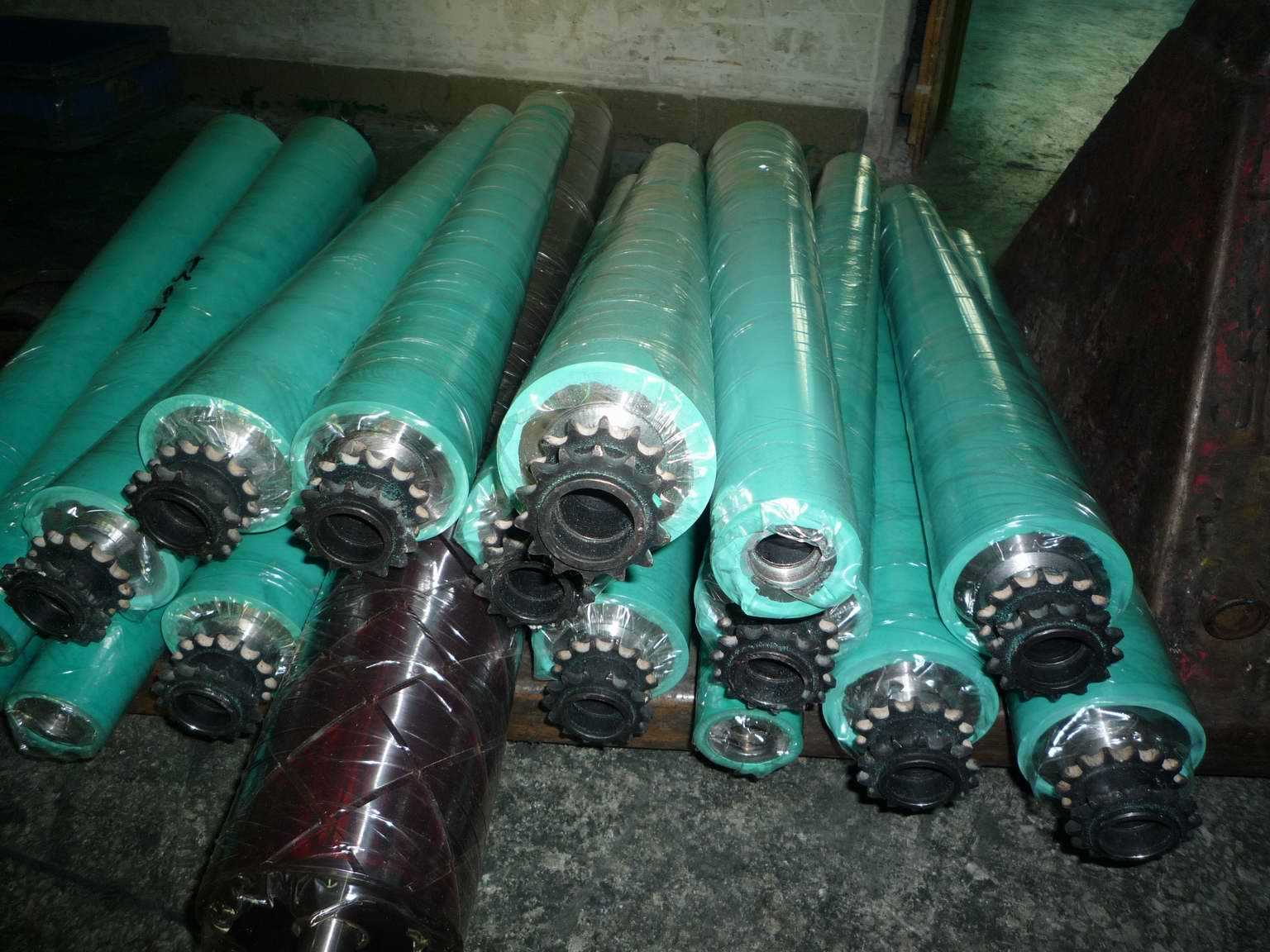 
                Rubber Roller for Conveyor Machinery
      