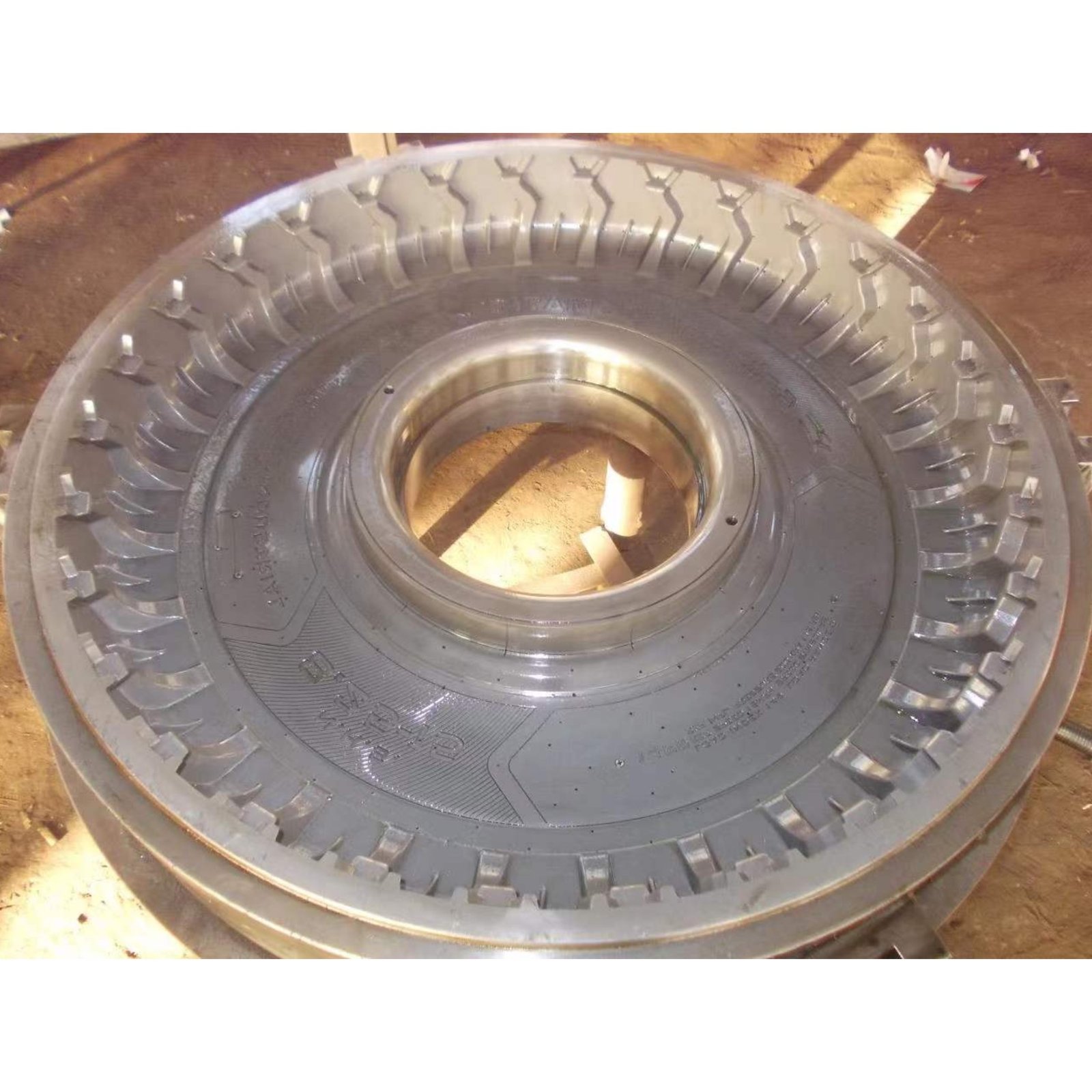 
                Truck Tyre Mould Tire Mold Rubber Mould Pri
