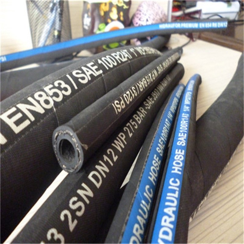 
                Two High Tensile Steel Wire Braid Hydraulic
